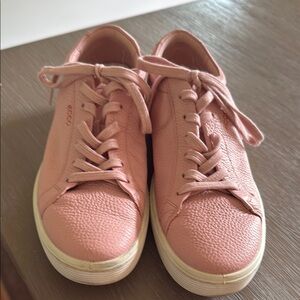 ECCO Women's Pink Sneakers